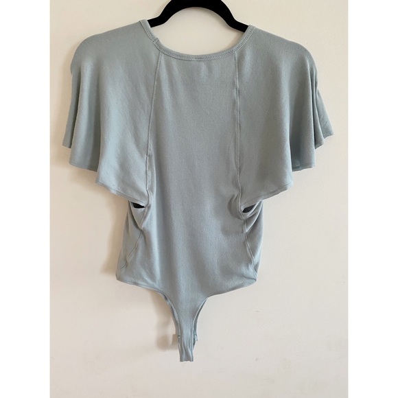 Byron Ribbed Flutter Sleeve Bodysuit - Picture 3 of 7